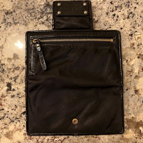 Kate Spade New York Black Nylon Bifold Card Organizer Zip Pocket Wallet Size M - Picture 6 of 10
